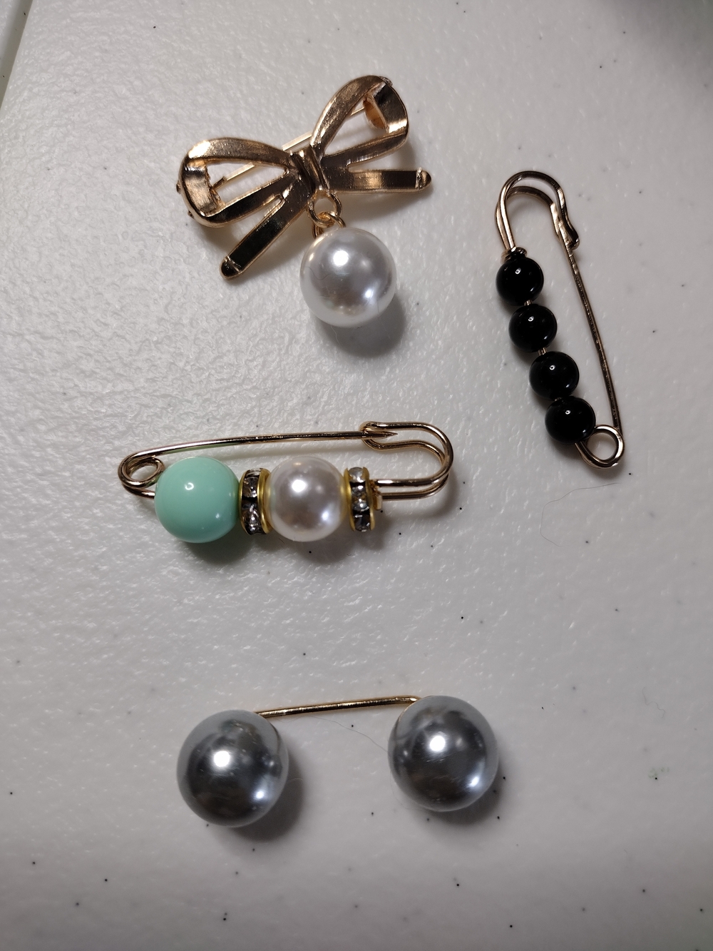 Gold Bow Pearl Pendant & Safety Pin Bead Set - White, Black, Mint, Blue